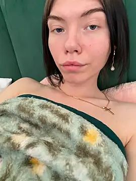 Lisaaa Alisa online show from April 6, 2026, 10:16 am