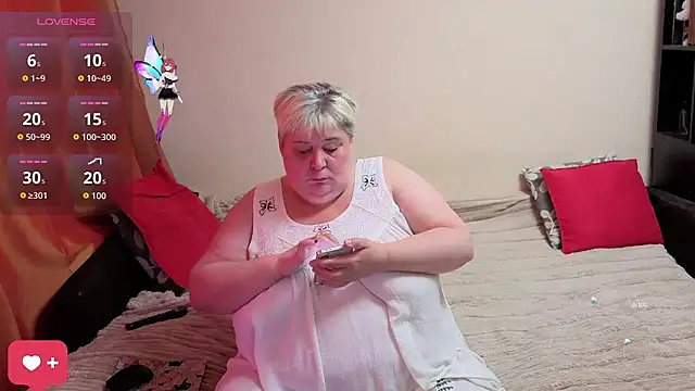 Snapshot of Klio5678 chatting on October 24, 2025, 9:41 am Klio5678 online show from October 24, 2025, 9:41 am