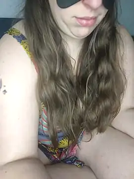 FrancaiseLynne online show from February 23, 2025, 4:13 pm