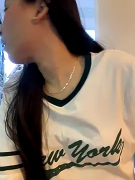 Snapshot of LittleDoll___ chatting on November 6, 2025, 10:36 pm LittleDoll online show from November 6, 2025, 10:36 pm