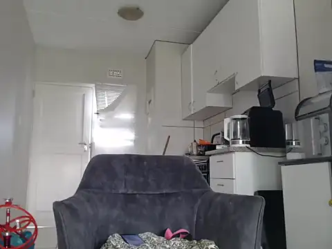 officialkhakes za online show from February 22, 2026, 7:55 am