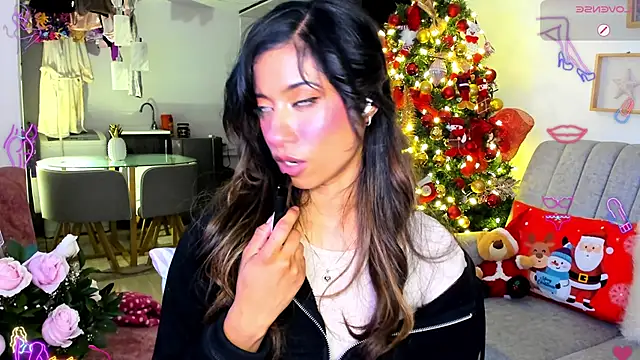 Snapshot of Issa_cooper chatting on December 13, 2024, 4:33 am Issa cooper online show from December 13, 2024, 4:33 am