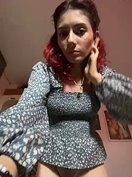 LiliJones  online show from March 4, 2025, 7:01 pm