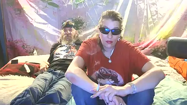Snapshot of PropertyAndBiker chatting on May 21, 2026, 10:18 pm PropertyAndBiker online show from May 21, 2026, 10:18 pm