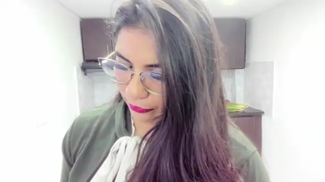 Snapshot of Luna_Dumont chatting on December 2, 2025, 11:12 am Luna Dumont online show from December 2, 2025, 11:12 am