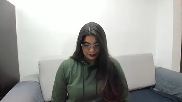 Snapshot of Luna_Dumont chatting on December 4, 2025, 11:09 am Luna Dumont online show from December 4, 2025, 11:09 am