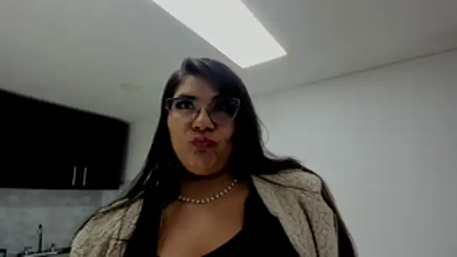 Snapshot of Luna_Dumont chatting on October 24, 2025, 11:09 am Luna Dumont online show from October 24, 2025, 11:09 am