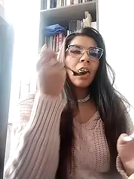 Snapshot of Luna_Dumont chatting on September 10, 2025, 1:10 pm Luna Dumont online show from September 10, 2025, 1:10 pm