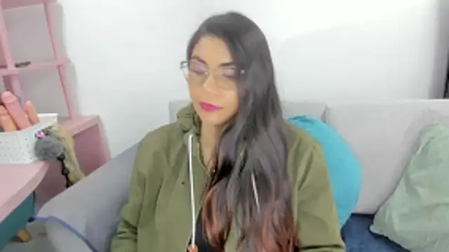 Luna Dumont online show from January 18, 2026, 11:02 am