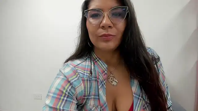 Snapshot of Luna_Dumont chatting on October 1, 2025, 11:25 am Luna Dumont online show from October 1, 2025, 11:25 am