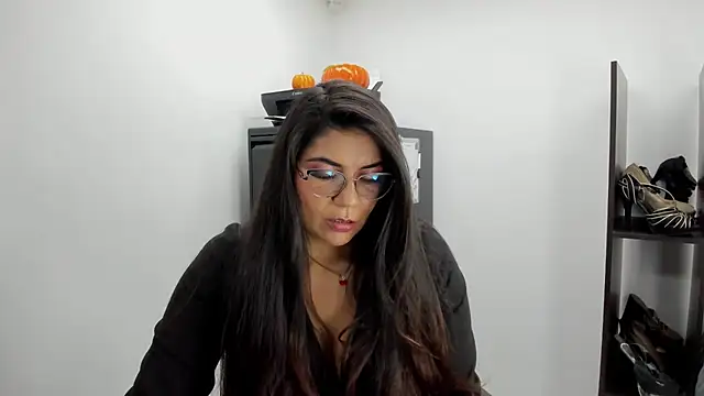 Snapshot of Luna_Dumont chatting on November 10, 2025, 11:15 am Luna Dumont online show from November 10, 2025, 11:15 am