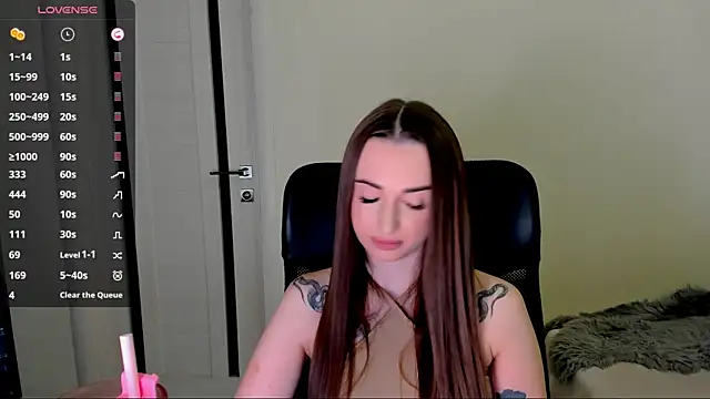 Snapshot of Kimmberr chatting on November 27, 2025, 4:35 am Kimmberr online show from November 27, 2025, 4:35 am