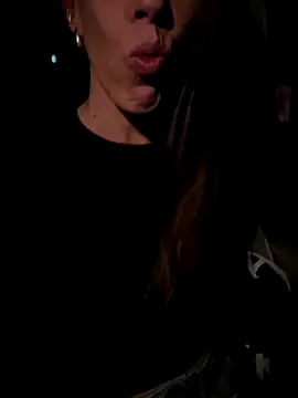 Snapshot of AniGi- chatting on October 6, 2025, 10:10 pm AniGi- online show from October 6, 2025, 10:10 pm