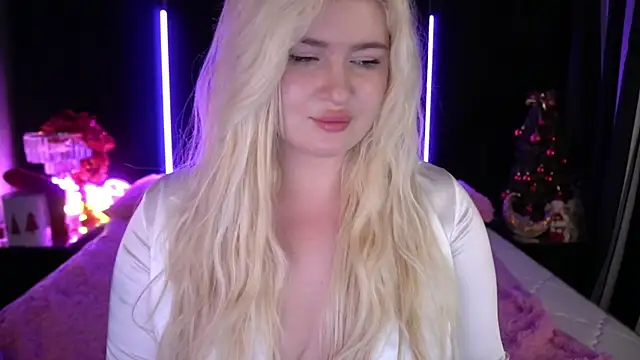 Snapshot of CocoSecretss chatting on January 5, 2025, 11:37 am CocoSecretss online show from January 5, 2025, 11:37 am