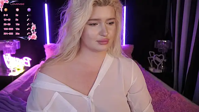 Snapshot of CocoSecretss chatting on March 3, 2025, 9:55 am CocoSecretss online show from March 3, 2025, 9:55 am