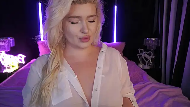 Snapshot of CocoSecretss chatting on March 3, 2025, 6:52 am CocoSecretss online show from March 3, 2025, 6:52 am