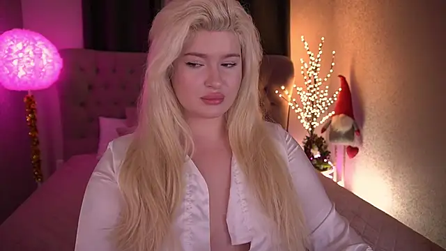 Snapshot of CocoSecretss chatting on December 26, 2024, 7:35 am CocoSecretss online show from December 26, 2024, 7:35 am