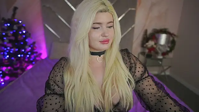 Snapshot of CocoSecretss chatting on January 3, 2025, 11:14 am CocoSecretss online show from January 3, 2025, 11:14 am