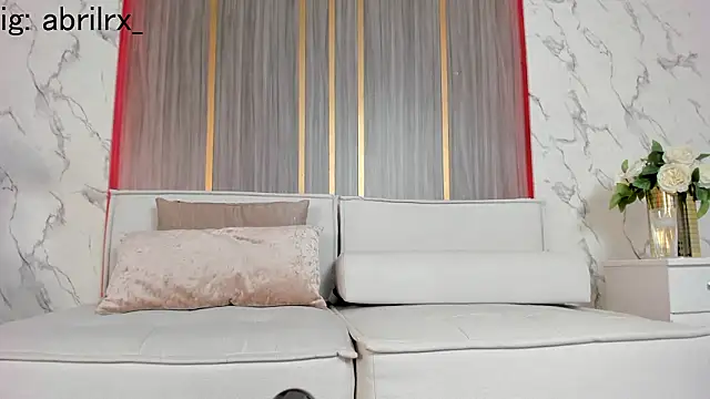 Dollar-girl online show from February 13, 2026, 2:06 pm