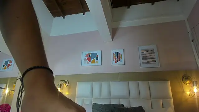 Dollar-girl online show from March 13, 2025, 11:41 am