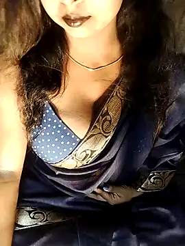 Snapshot of loveli_diya chatting on April 13, 2026, 7:07 pm loveli diya online show from April 13, 2026, 7:07 pm