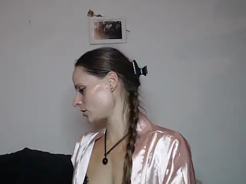 Snapshot of naikah714 chatting on November 13, 2025, 4:11 pm naikah714 online show from November 13, 2025, 4:11 pm