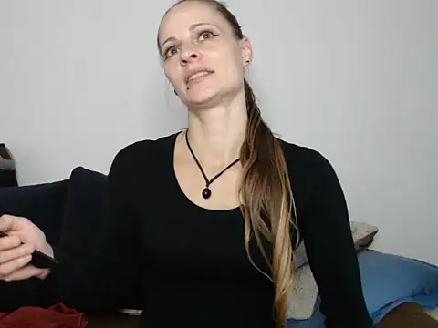 Snapshot of naikah714 chatting on November 2, 2025, 12:32 pm naikah714 online show from November 2, 2025, 12:32 pm