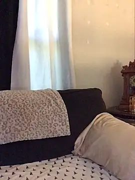 SidneyRaee online show from April 20, 2026, 3:35 pm