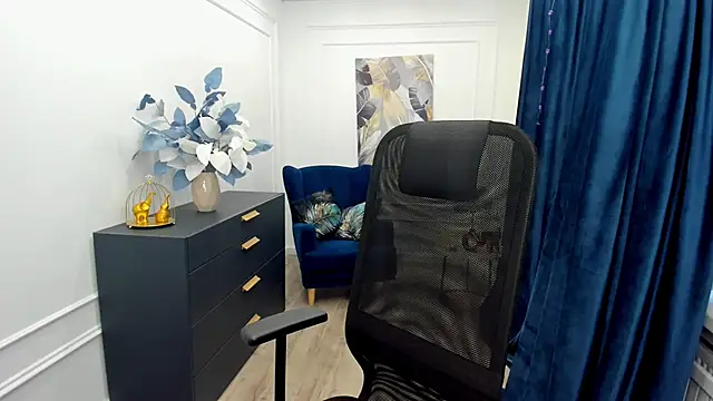 Sinty Devis online show from November 23, 2025, 11:42 am