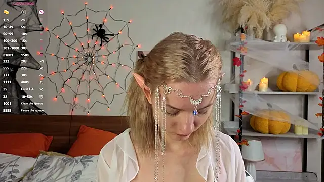 IdaValenti online show from October 31, 2025, 11:11 pm