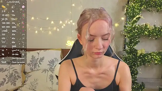 IdaValenti online show from February 16, 2026, 11:13 pm