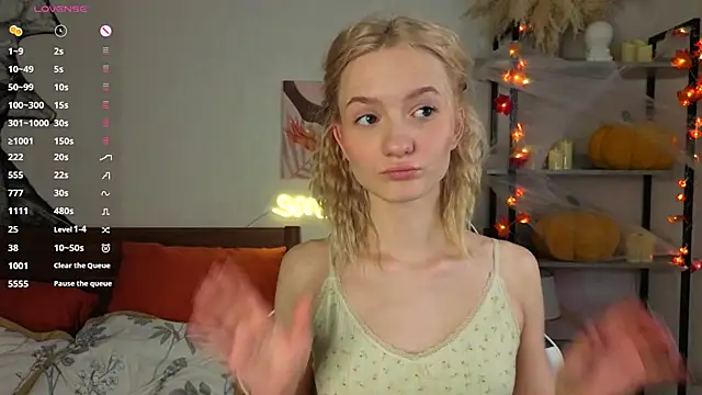 IdaValenti online show from November 2, 2025, 11:10 pm