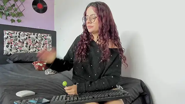 Snapshot of kassandra_james chatting on March 4, 2025, 5:56 pm kassandra james online show from March 4, 2025, 5:56 pm