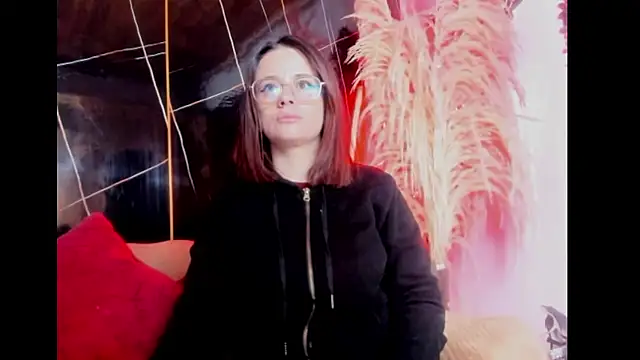 kassandra james online show from February 24, 2026, 1:01 pm