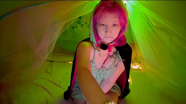 Akemilun online show from November 2, 2025, 11:59 am