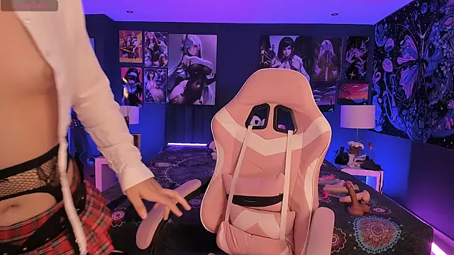 LanaKyutt online show from October 24, 2025, 12:04 pm