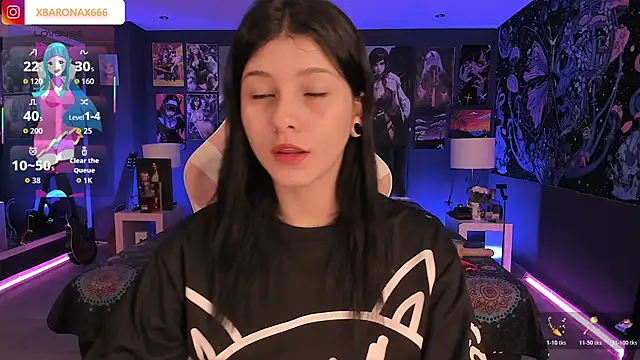 LanaKyutt online show from November 28, 2025, 1:11 pm