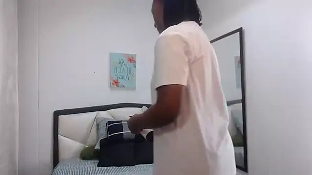 Sara Marks online show from April 8, 2026, 11:01 am