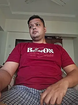 Snapshot of dirtybearr chatting on October 30, 2025, 6:12 am dirtybearr online show from October 30, 2025, 6:12 am