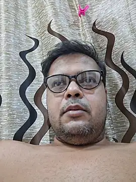 Snapshot of dirtybearr chatting on December 3, 2025, 11:04 pm dirtybearr online show from December 3, 2025, 11:04 pm