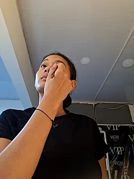 Snapshot of _frida1 chatting on October 25, 2025, 12:28 pm frida1 online show from October 25, 2025, 12:28 pm