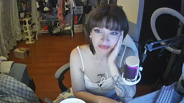 Snapshot of angelic_sg chatting on January 26, 2025, 1:52 am angelic sg online show from January 26, 2025, 1:52 am