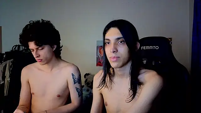 angelitofemboy online show from November 4, 2025, 3:21 am