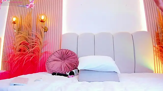 Snapshot of carolriveraa_ chatting on December 5, 2025, 8:17 pm carolriveraa online show from December 5, 2025, 8:17 pm