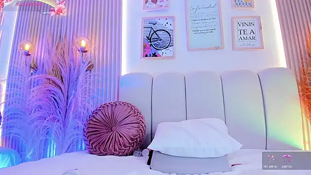 Snapshot of carolriveraa_ chatting on November 4, 2025, 9:29 pm carolriveraa online show from November 4, 2025, 9:29 pm