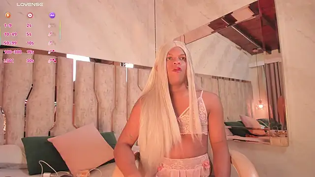 Snapshot of ari_monet chatting on December 4, 2025, 11:31 am ari monet online show from December 4, 2025, 11:31 am