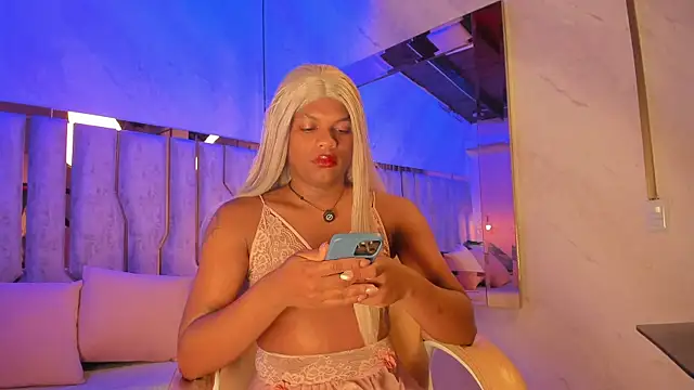 Snapshot of ari_monet chatting on November 12, 2025, 3:32 am ari monet online show from November 12, 2025, 3:32 am