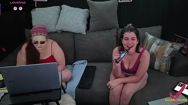 Snapshot of Sexy_Mama-69 chatting on December 17, 2025, 5:07 pm Sexy Mama-69 online show from December 17, 2025, 5:07 pm