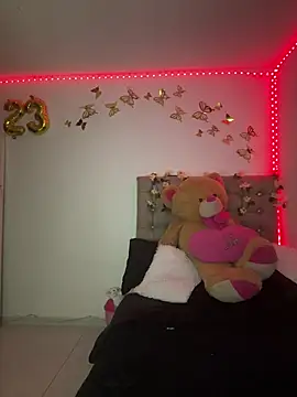 Jullieetta online show from January 7, 2025, 12:41 pm