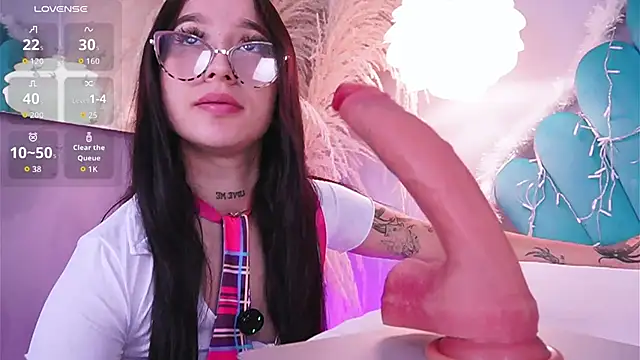 Snapshot of EriKlein chatting on December 20, 2025, 10:34 pm EriKlein online show from December 20, 2025, 10:34 pm